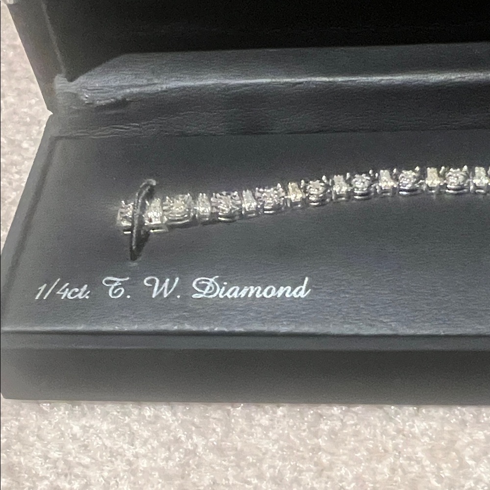 1/4 Ct TW Diamond Dazzling Sterling Silver Diamond Bracelet - Picture 2 of 4